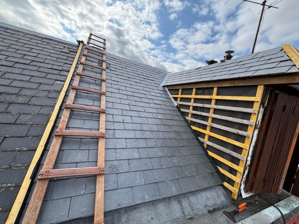Reprise du support bois et contre-liteaunage – chantier toiture ardoise Petit-Quevilly