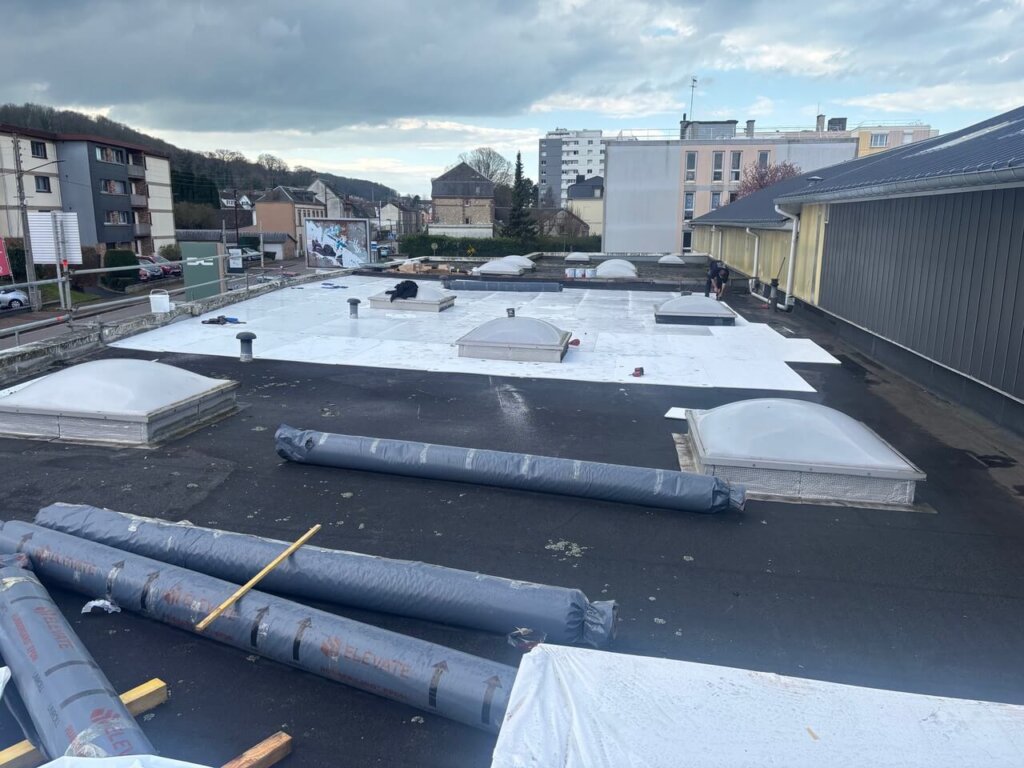 Reprise du support de couverture avant pose EPDM – chantier étanchéité Fécamp (76400)