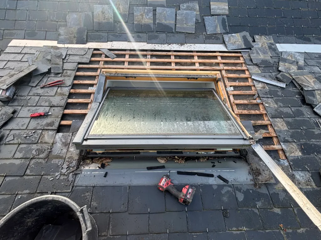 Remplacement de Velux avec travaux d’étanchéité sur toiture ardoise en Seine-Maritime