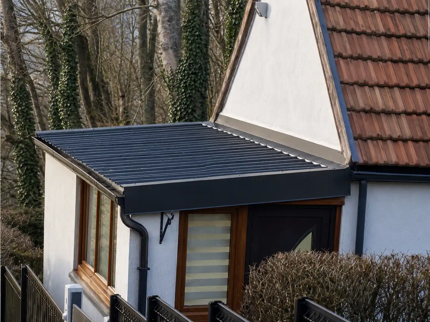 Rénovation de couverture sur extension de maison par Nolan Couverture